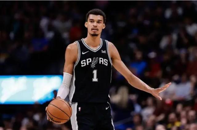 星空体育入口-复刻邓肯场外喊话！文班亚马要引领马刺新时代