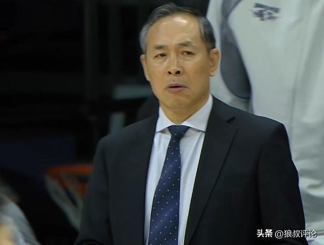 星空体育娱乐平台-许利民：末节麦基和周琦在场表现 坚定后续围绕双塔搭配更多的战术