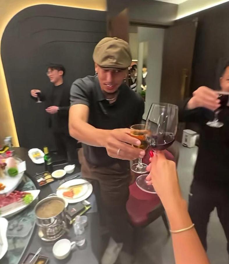 星空体育-没二雷泰山进攻瘫痪了！小德算中规中矩？那王彤郑铮李源一算啥？